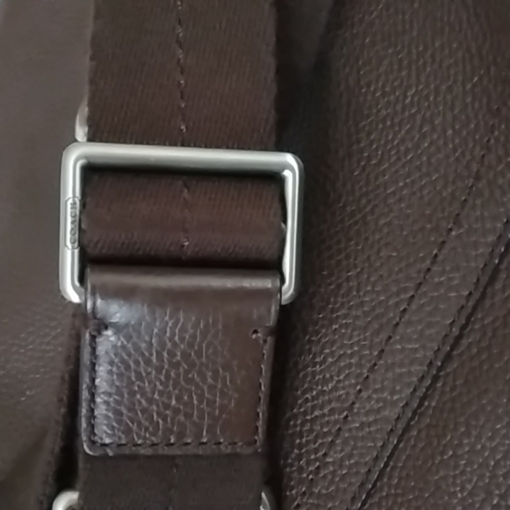 SADDLE  BAG  STYLE   COACH. - Picture 10 of 12
